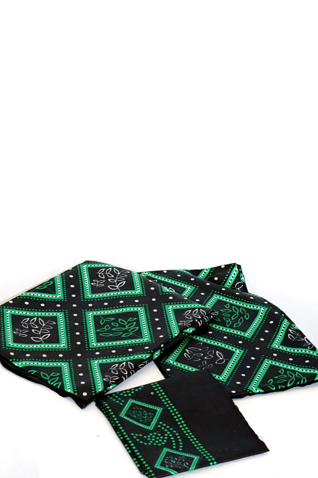 Green, black & white SHAASH set