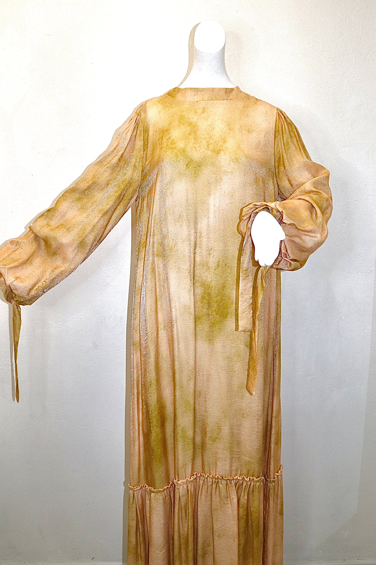 Shimmering style dress