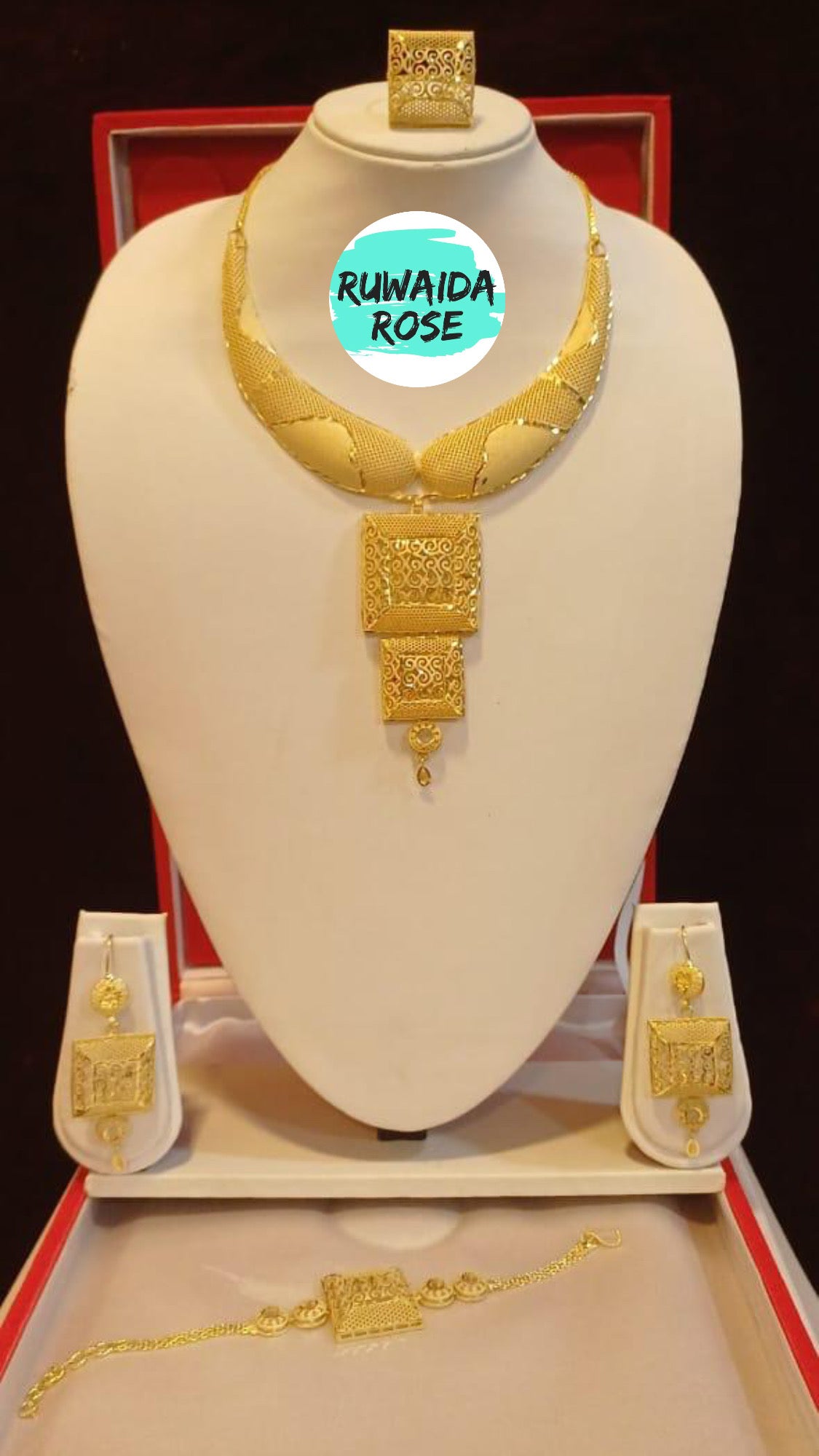 Elegant Gold jewelry set