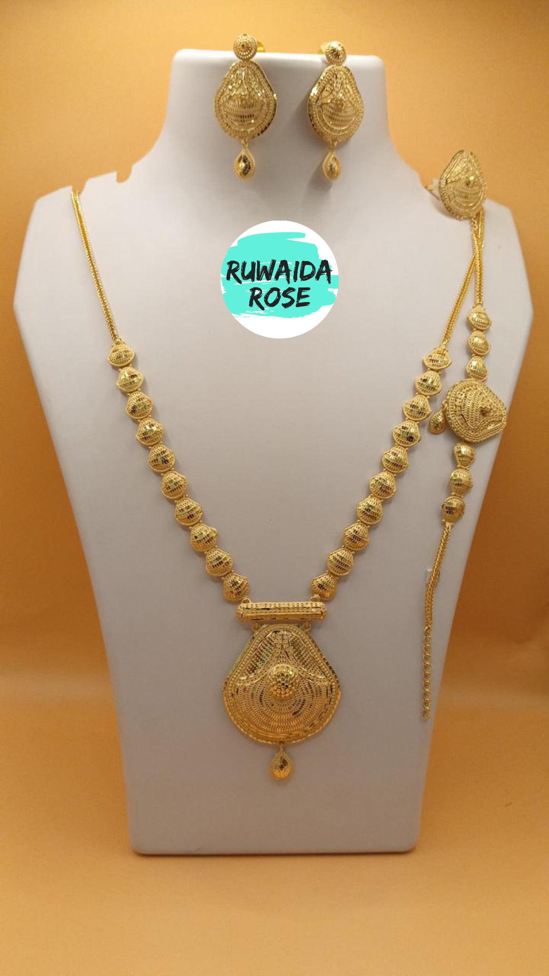 Radiant gold bead set