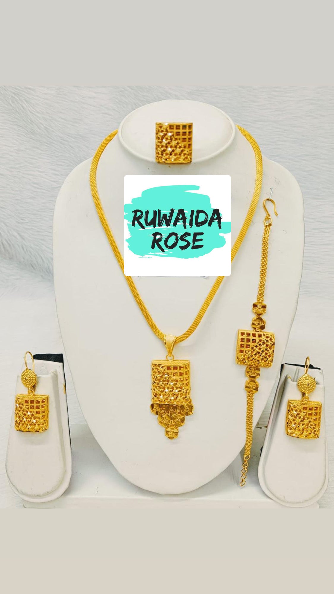 Golden geomatric grace