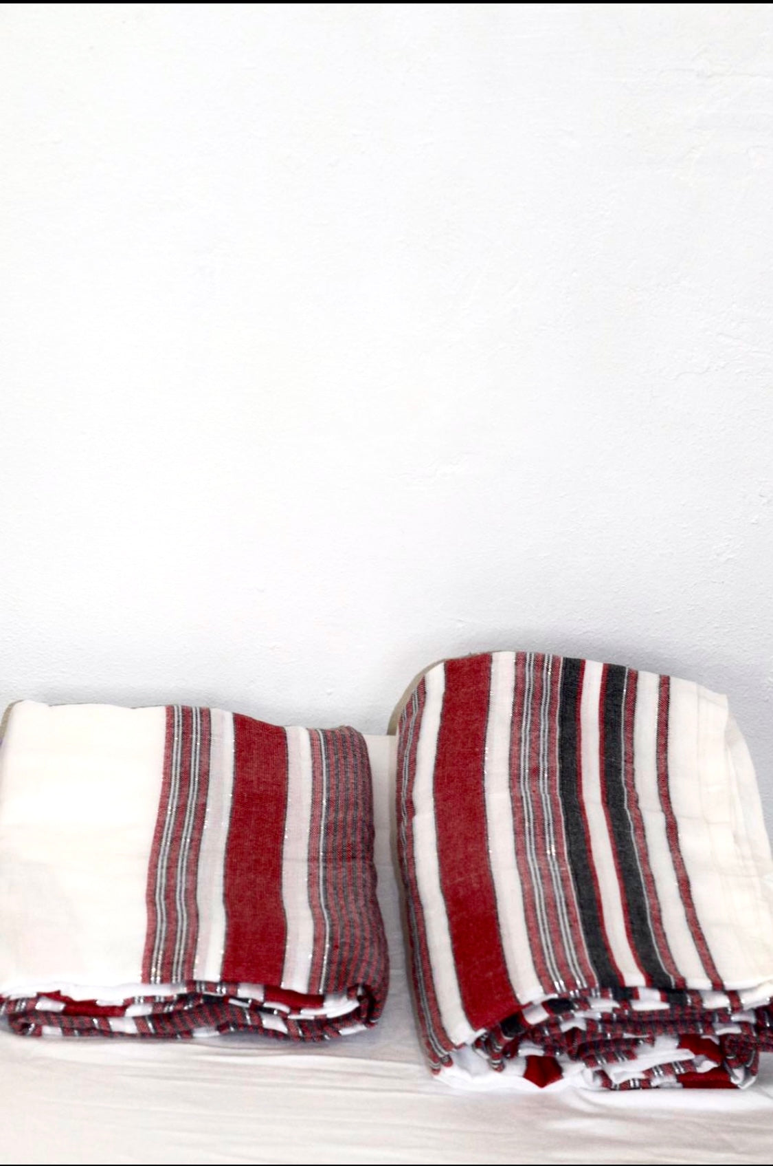 Red & White guntiino