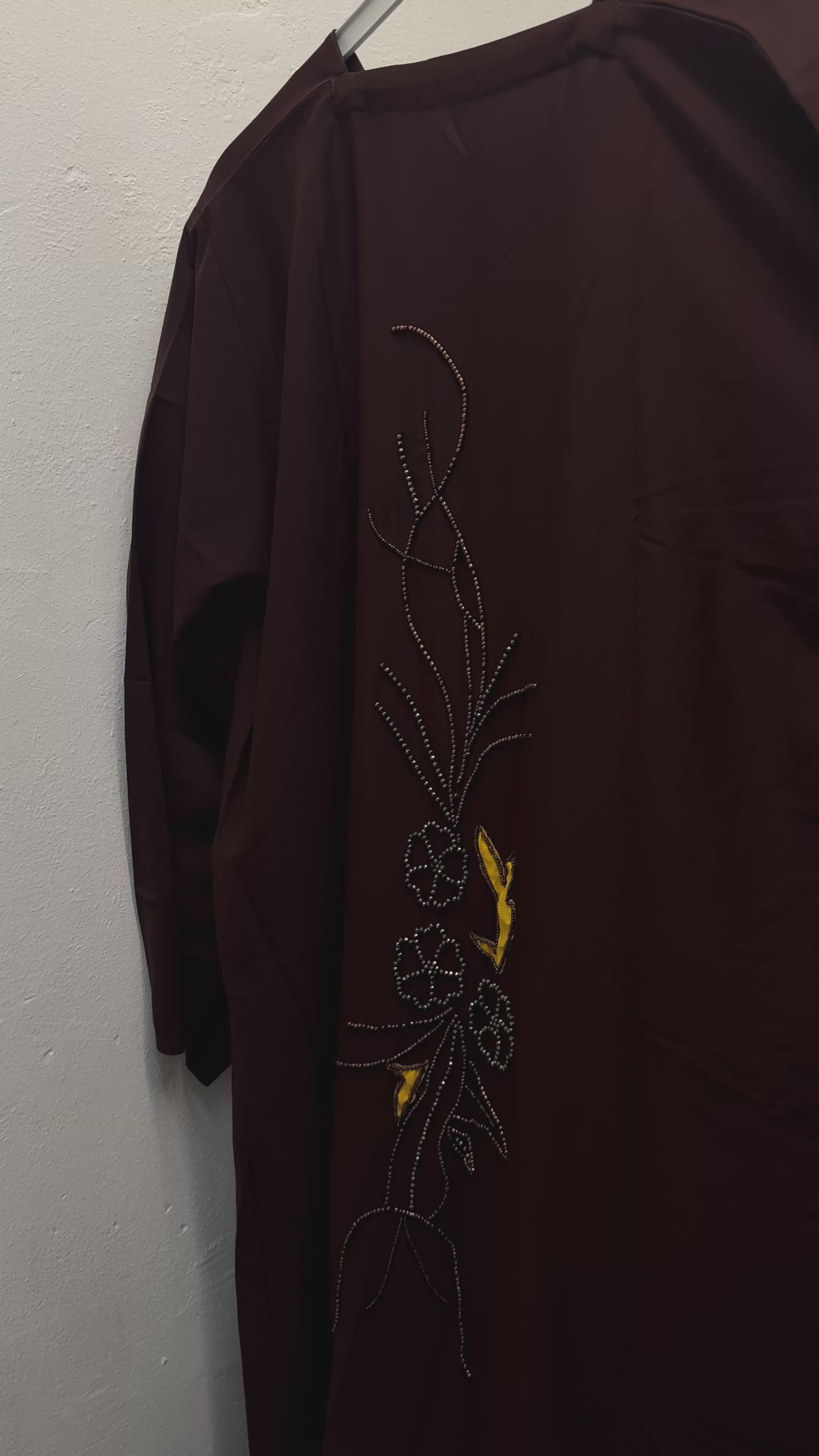 Close Abaya brown