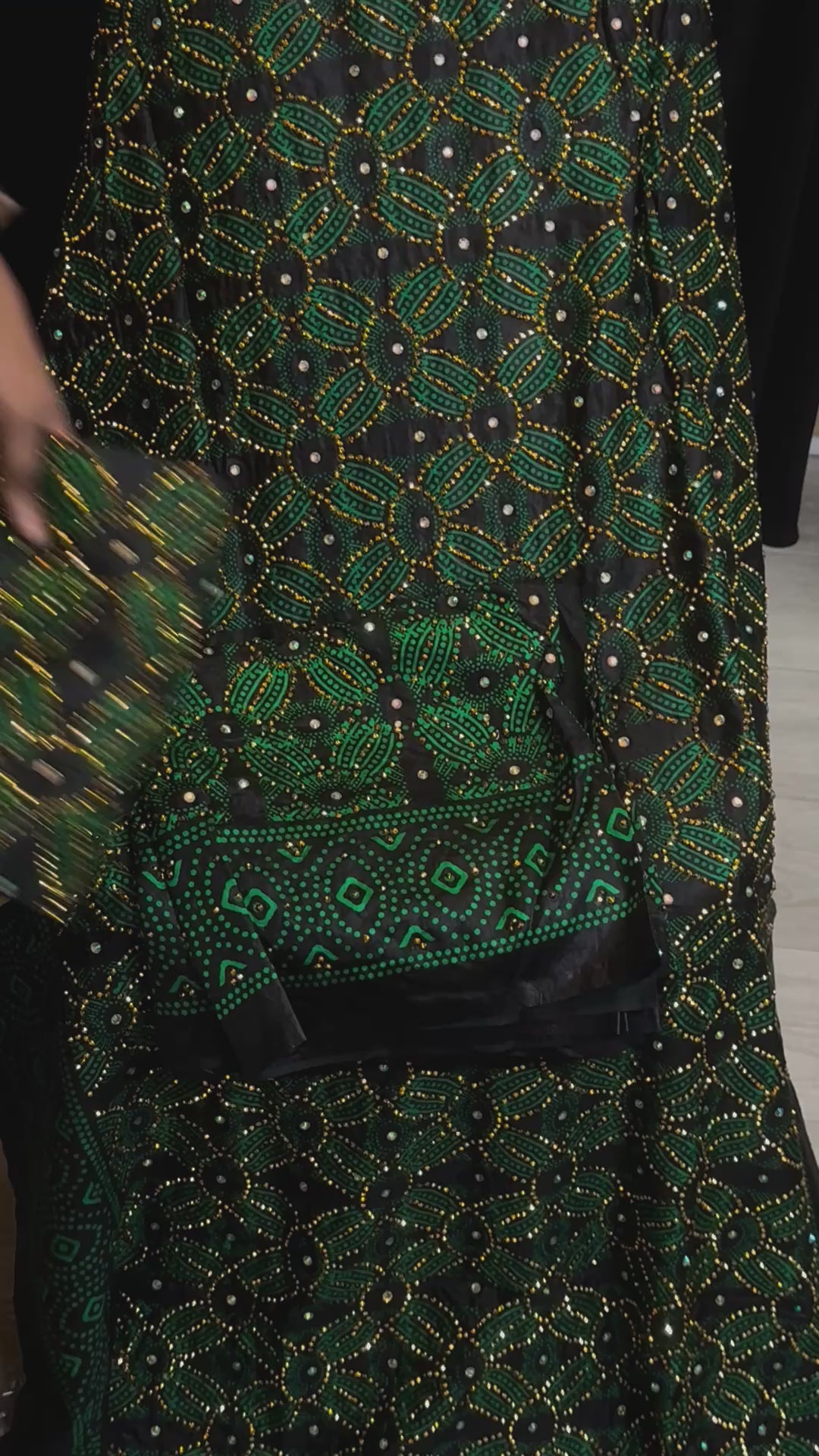 Green shaash set with golden stones