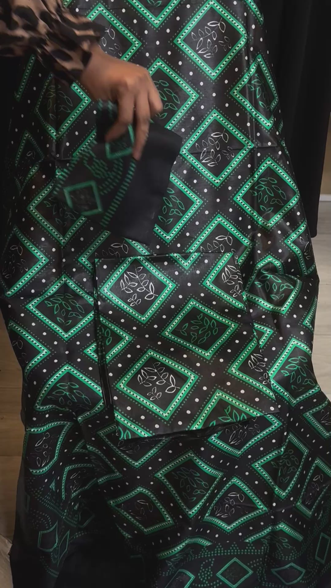 Green, black & white SHAASH set